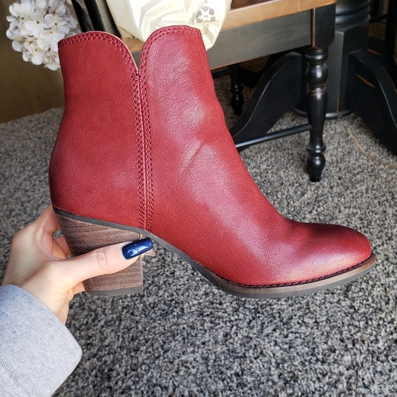 New! Frye & Co Allister Zip Bootie Cherry size 6 - Picture 7 of 15